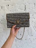 CHANEL BLACK/WHITE HOUNDSTOOTH TWEED HEART PURSE